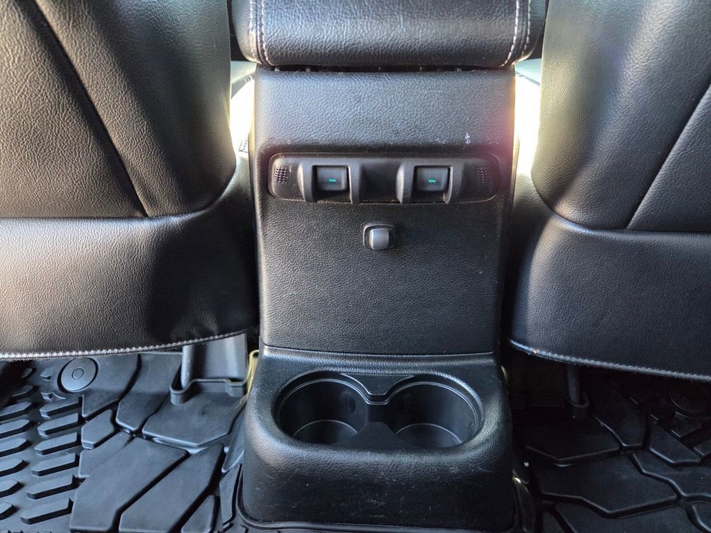 Used 2018 Jeep Wrangler Unlimited Sport AWD/4WD image 14