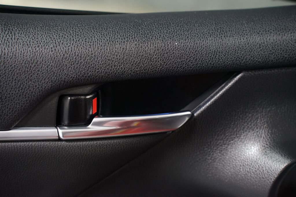 Used 2022 Toyota Camry XSE image 33