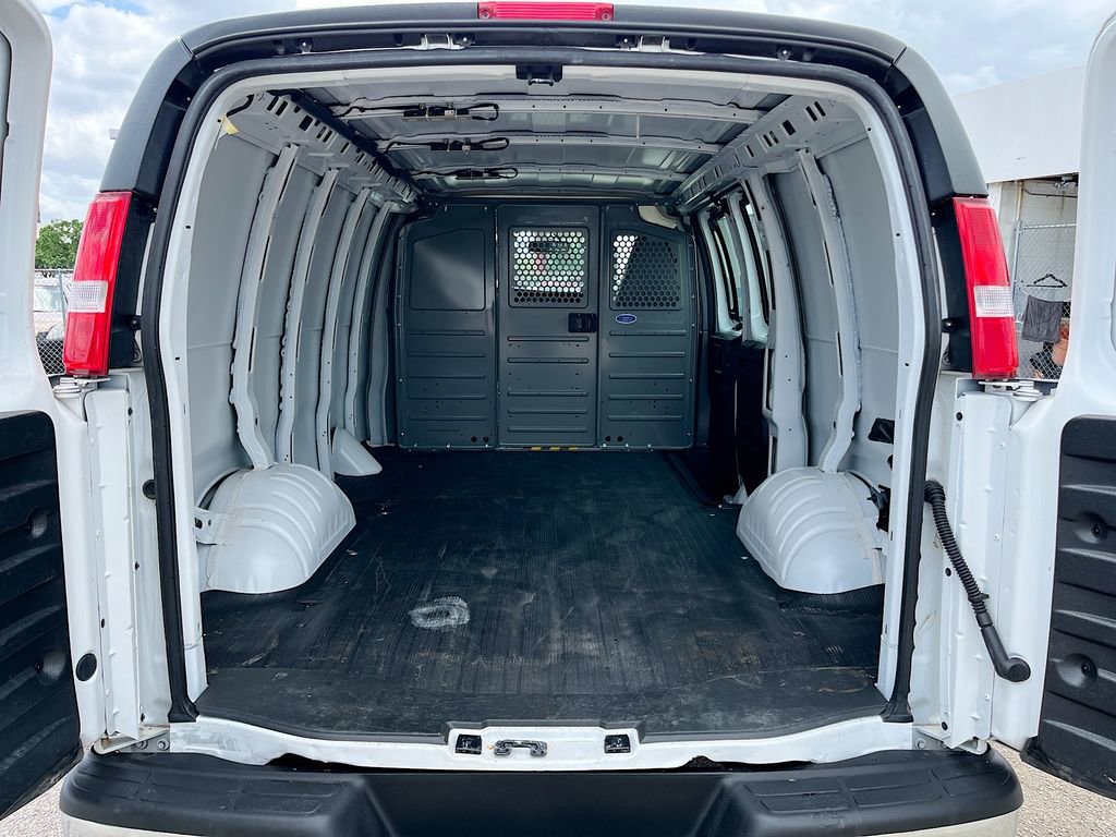 Used 2023 GMC Savana 2500 w/ Driver Convenience Package RWD image 22