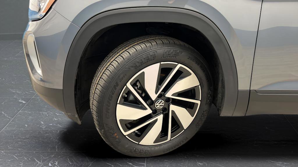 Used 2024 Volkswagen Atlas SE AWD/4WD image 34