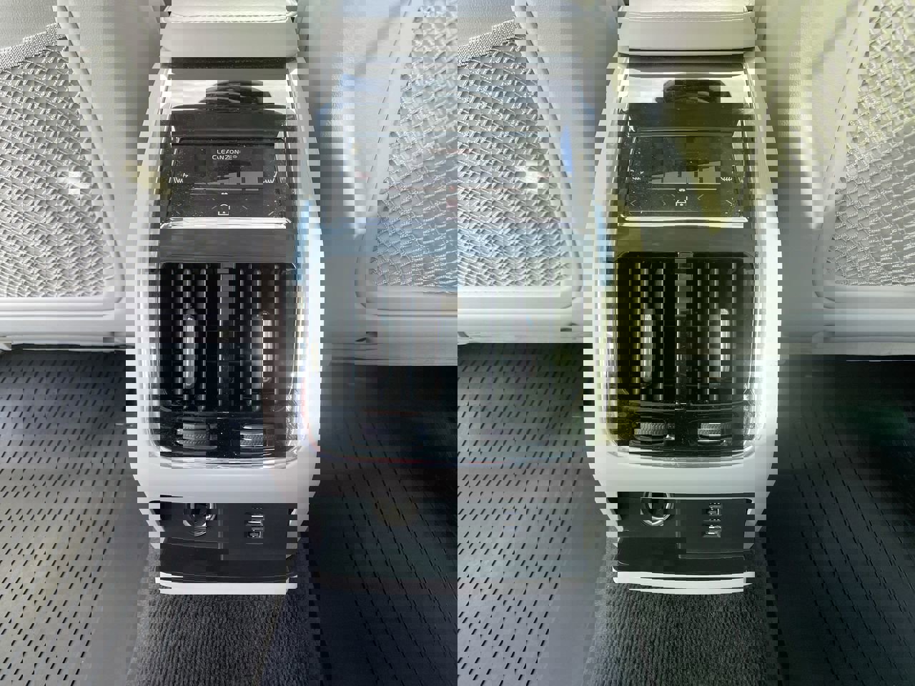 Used 2020 Volvo S90 T6 Inscription image 25