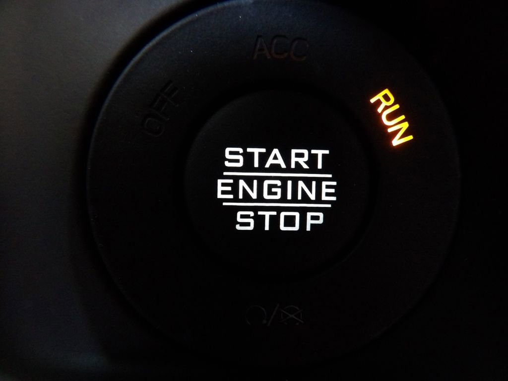 Used 2024 Jeep Wrangler Sahara w/ Technology Group AWD/4WD image 17
