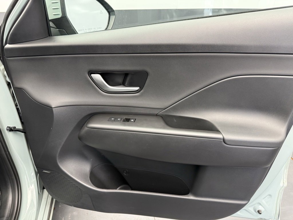 Used 2025 Hyundai Kona Limited image 48