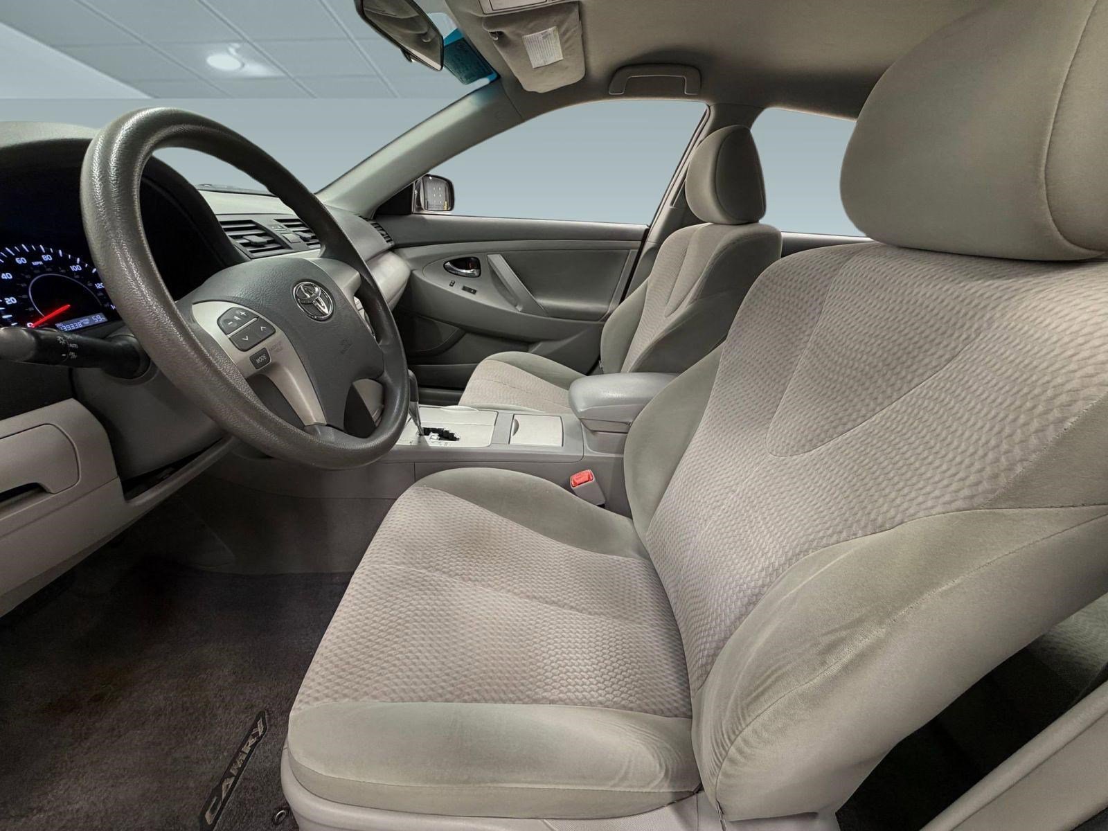 Used 2011 Toyota Camry LE w/ LE Extra-Value Pkg FWD image 4