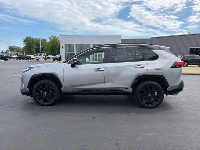 Used 2022 Toyota RAV4 XSE w/ XSE Grade Weather Package AWD/4WD image 4