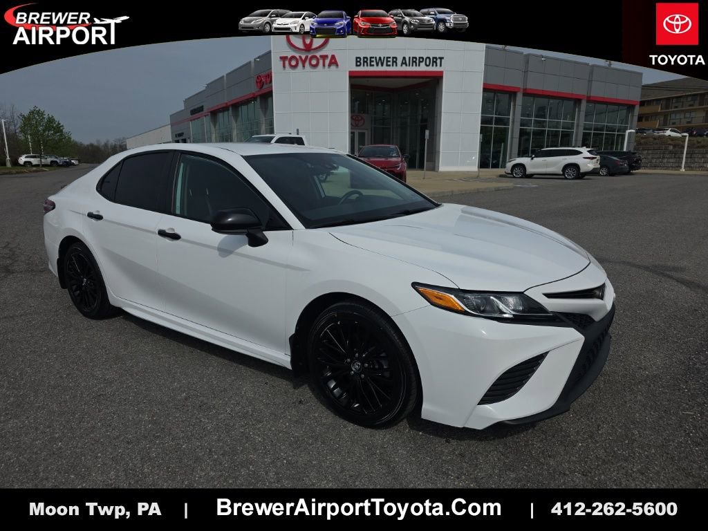 Used 2020 Toyota Camry SE image 1