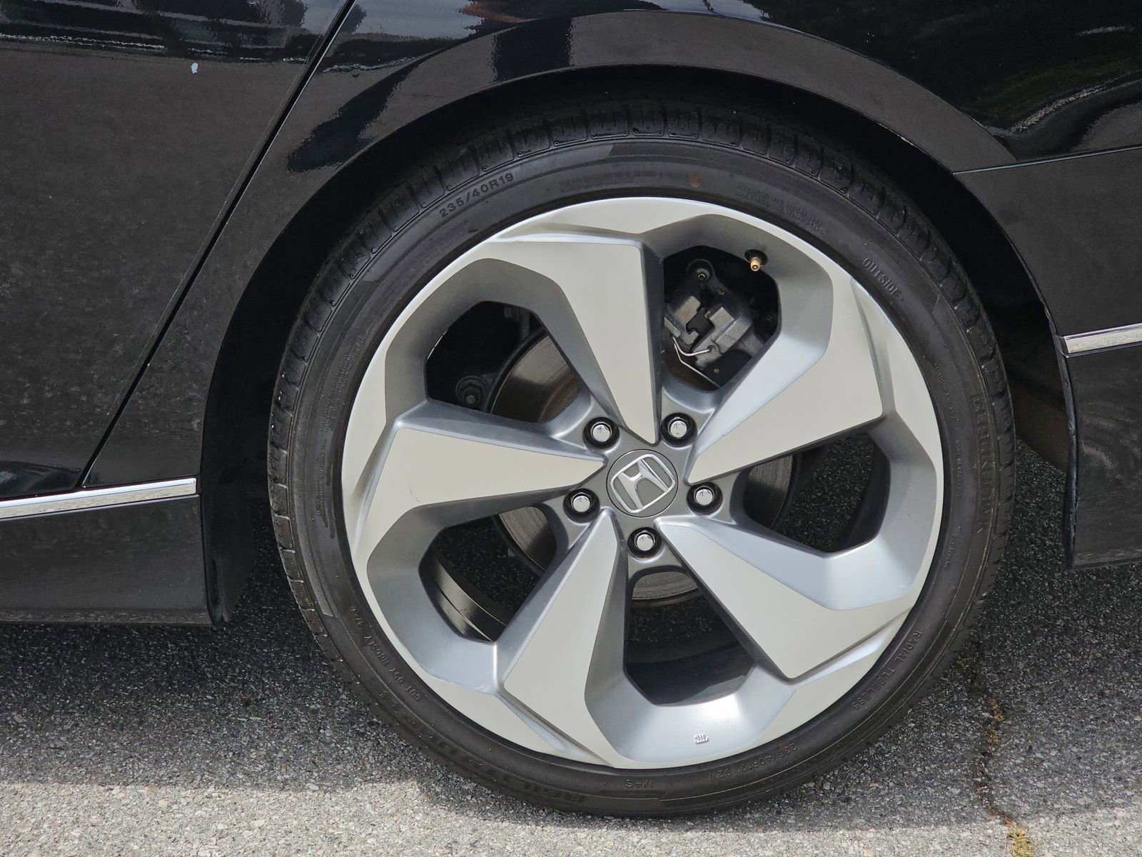 Used 2019 Honda Accord Touring image 32