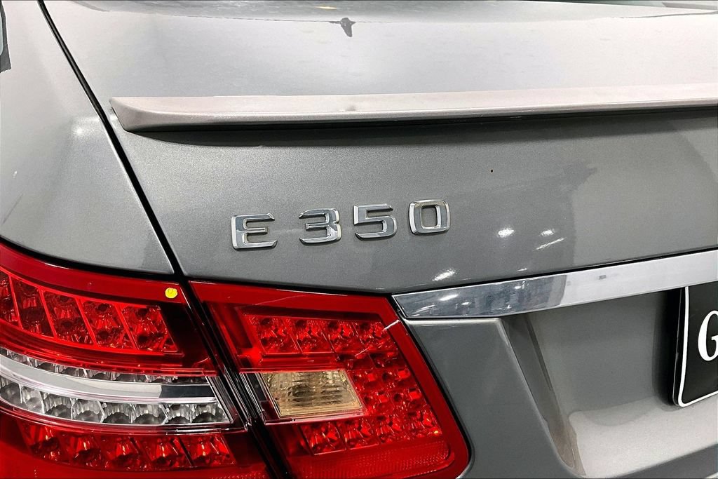 Used 2010 Mercedes-Benz E 350 Sedan image 39