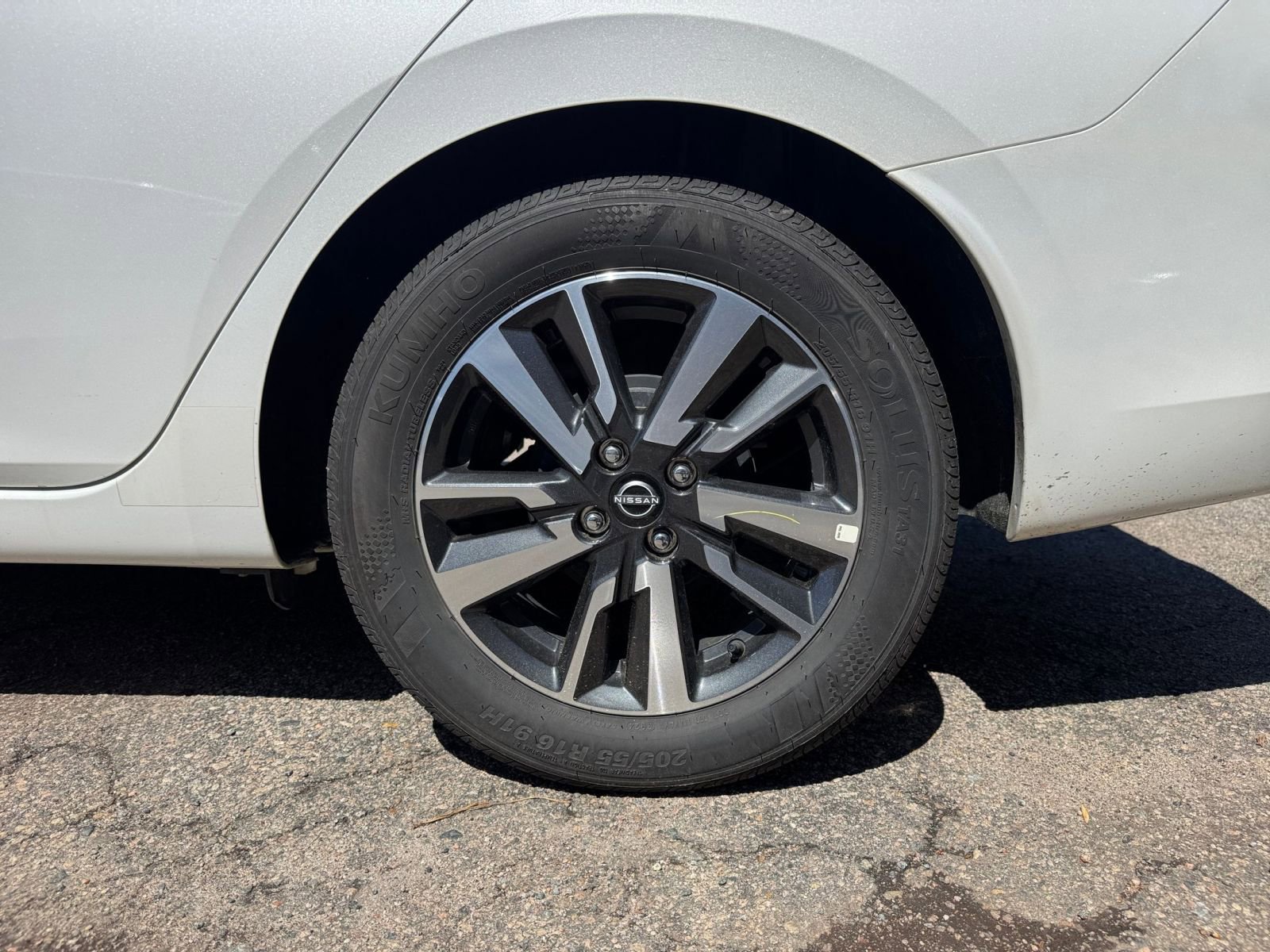 Used 2025 Nissan Versa SV image 25