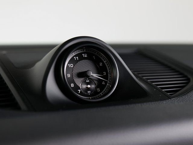 Used 2025 Porsche Macan image 24