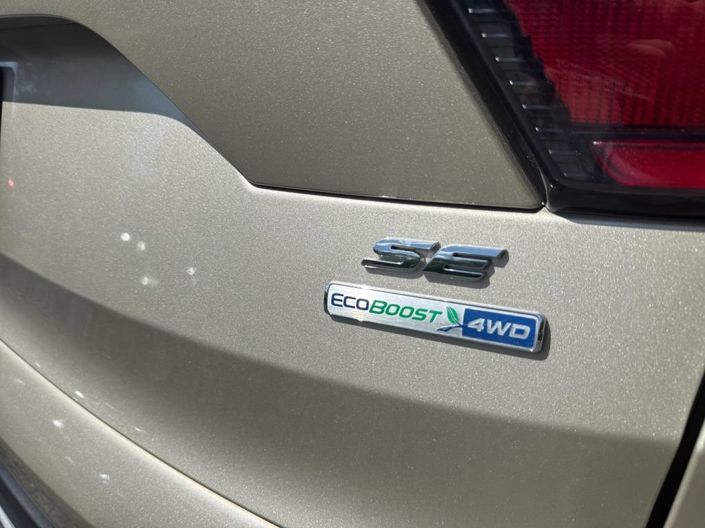 Used 2018 Ford Escape SE AWD/4WD image 16