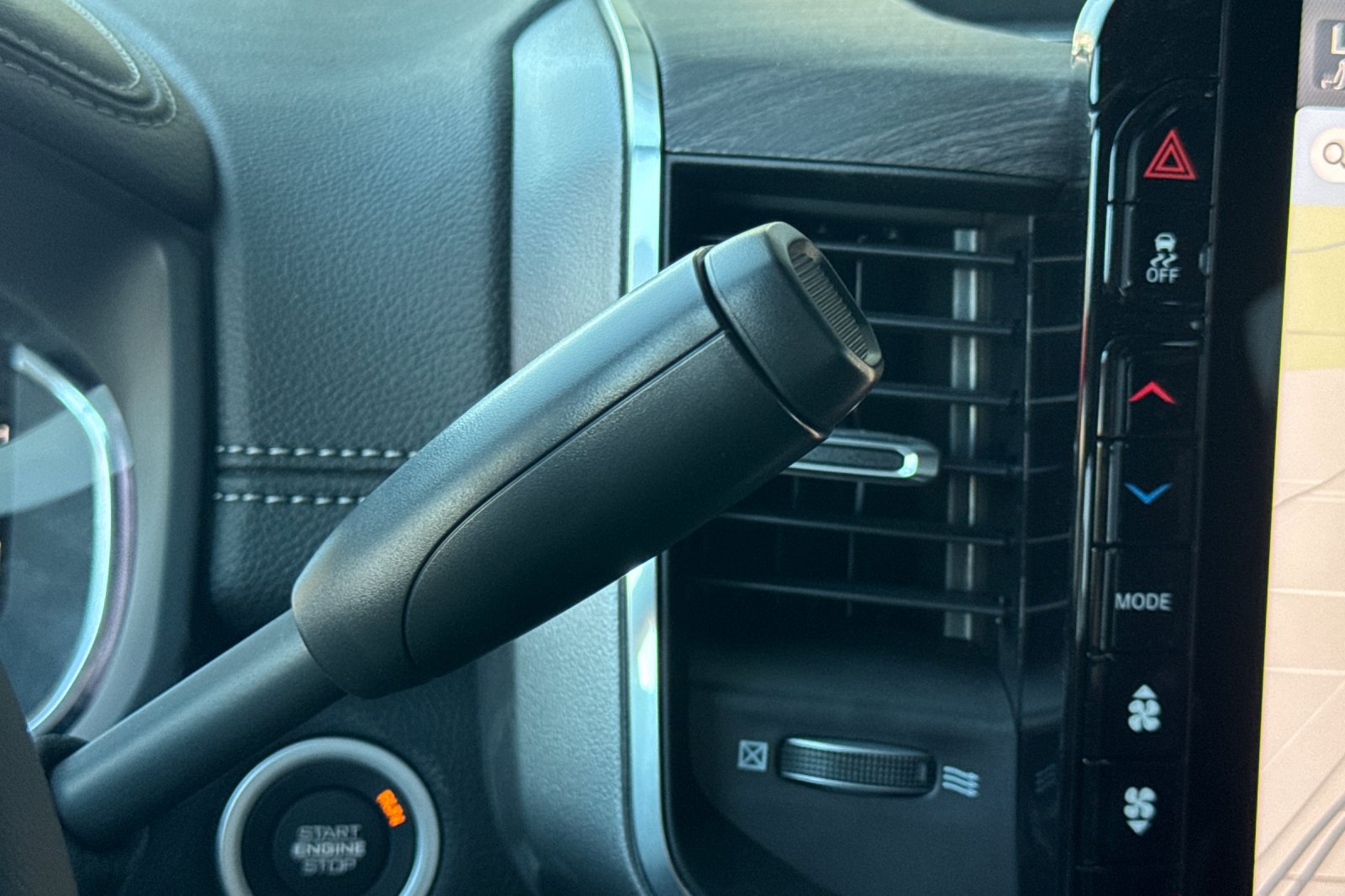 New 2026 RAM 3500 Laramie AWD/4WD image 20
