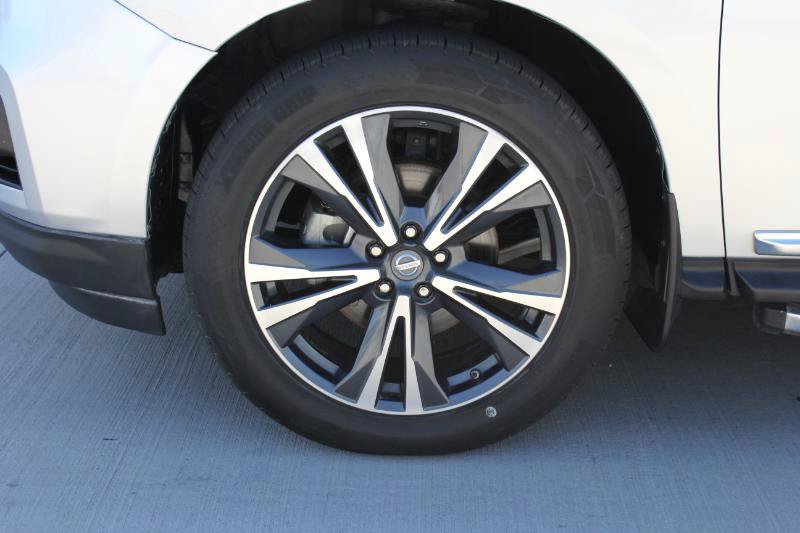 Used 2018 Nissan Pathfinder Platinum w/ Cargo Package FWD image 54