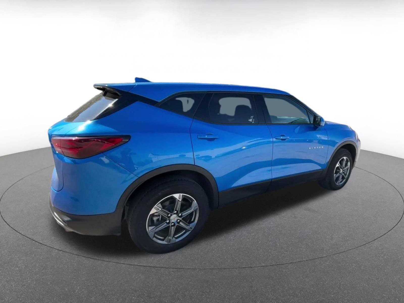 Used 2025 Chevrolet Blazer LT FWD image 13