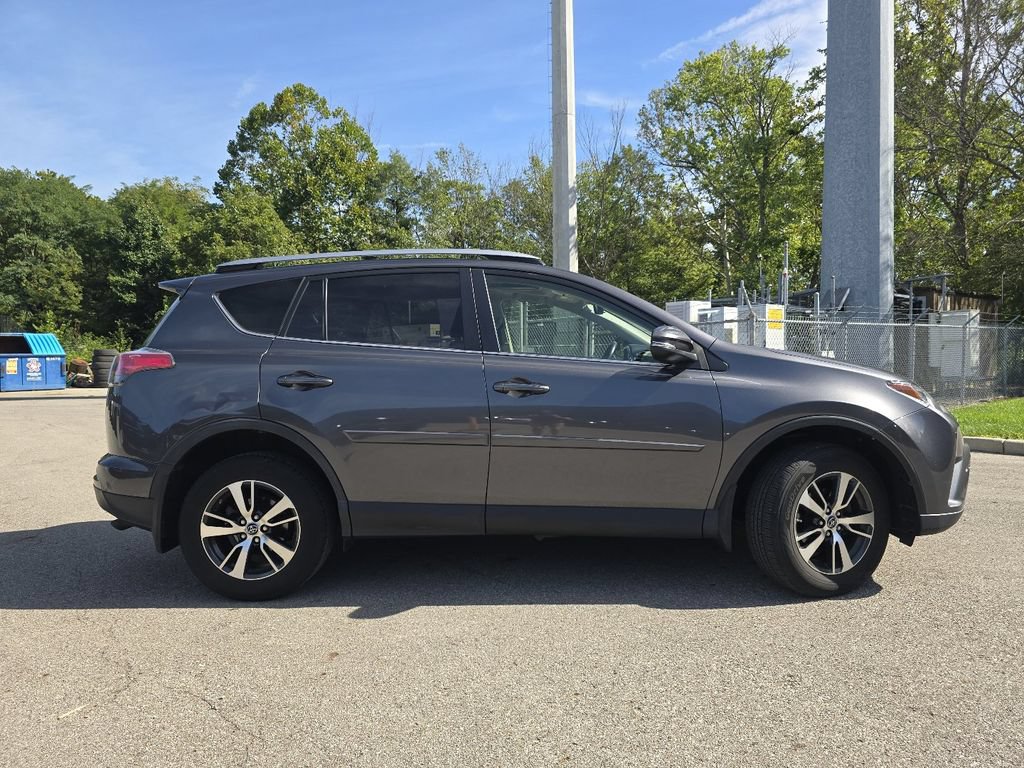 Used 2018 Toyota RAV4 XLE FWD image 14