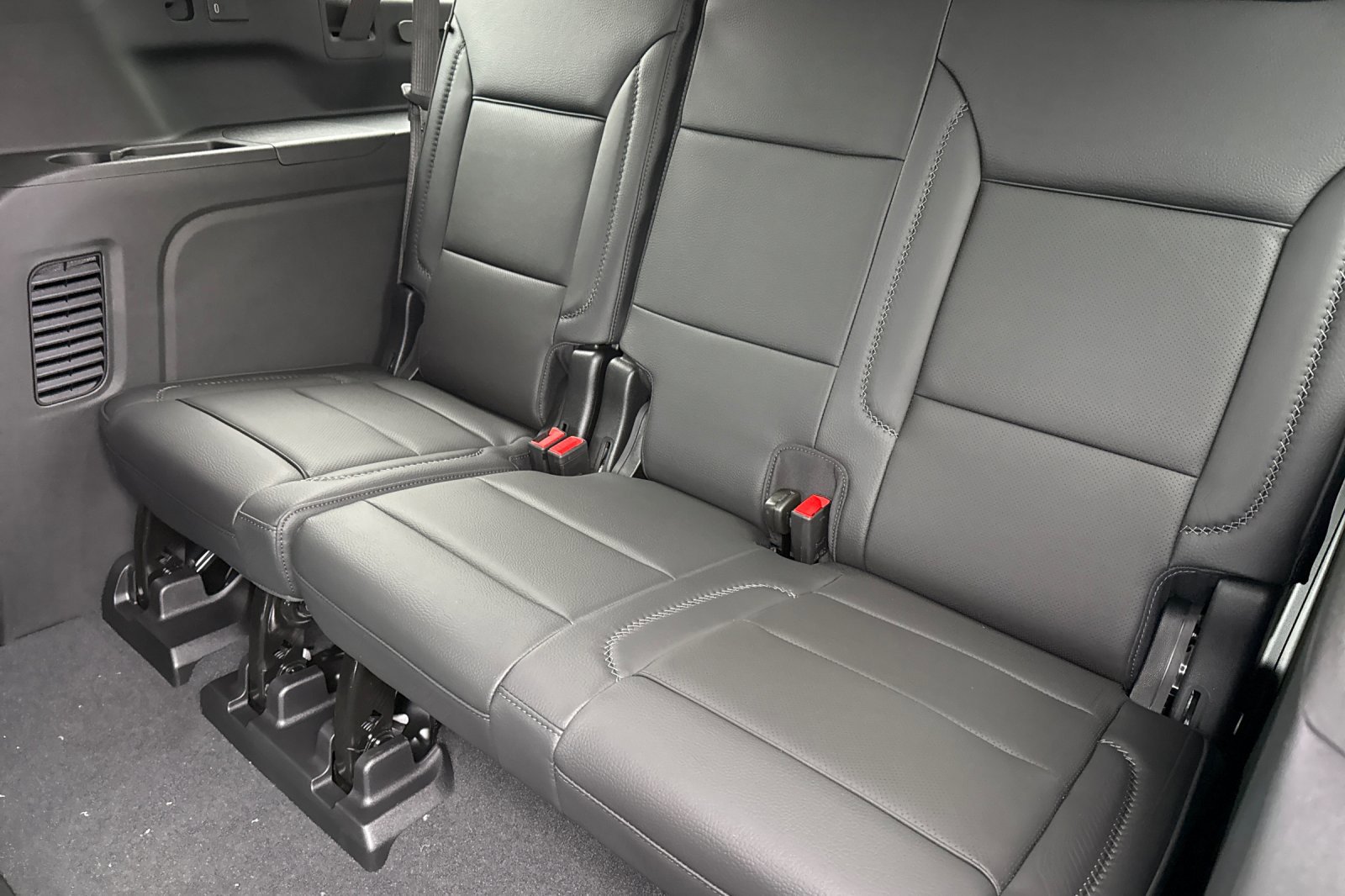 New 2026 GMC Yukon XL Denali w/ Denali Reserve Package image 17