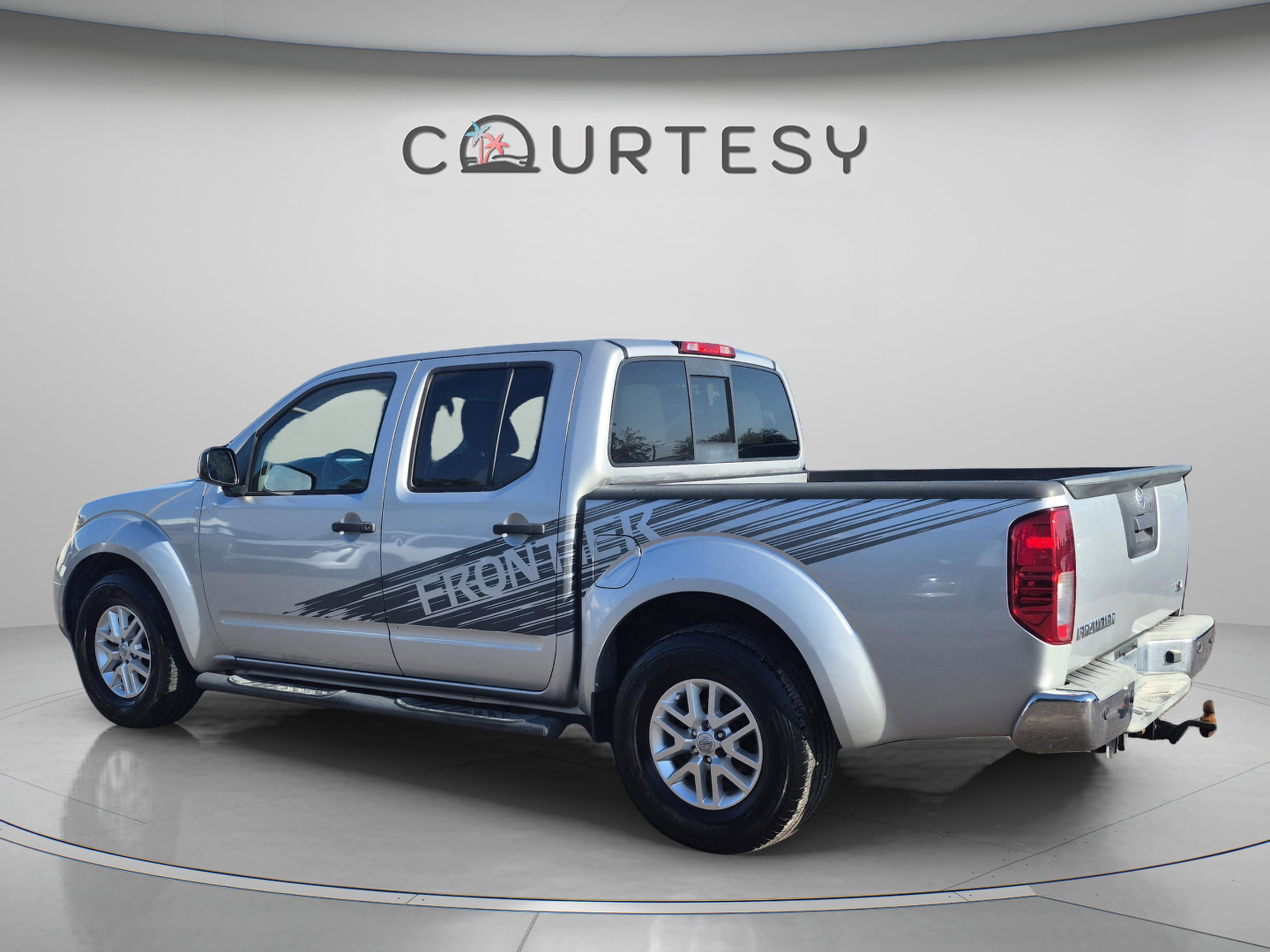Used 2014 Nissan Frontier SV w/ SV Value Truck Package RWD image 5