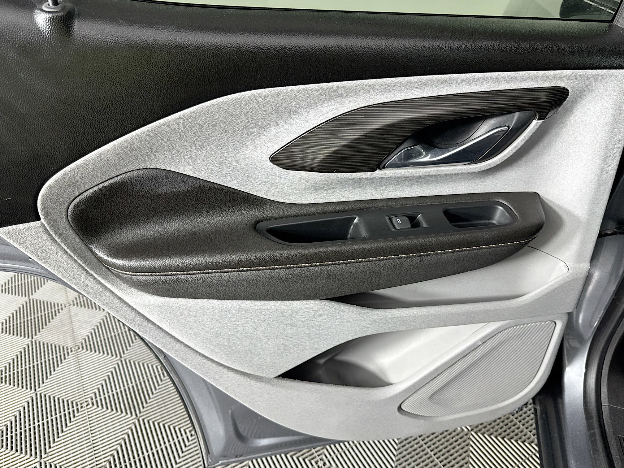 Used 2020 GMC Terrain SLT w/ Preferred Package image 25