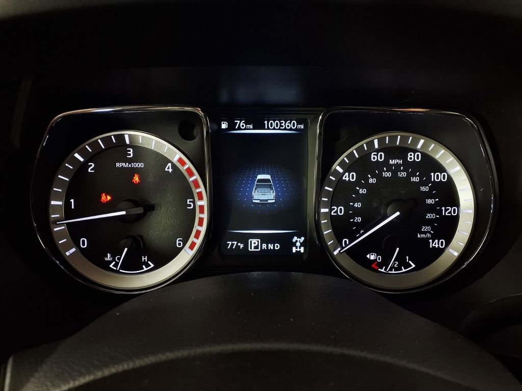 Used 2018 Nissan Titan SV image 18
