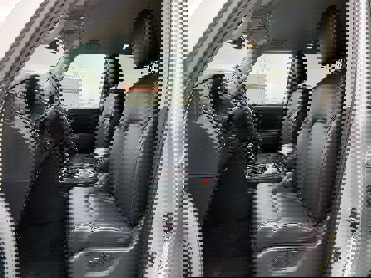 Used 2023 Nissan Armada SV image 30