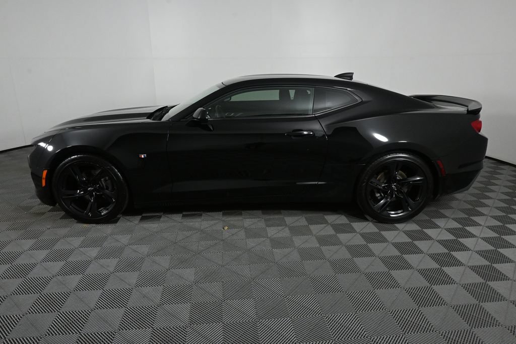 Used 2022 Chevrolet Camaro LT RWD image 3