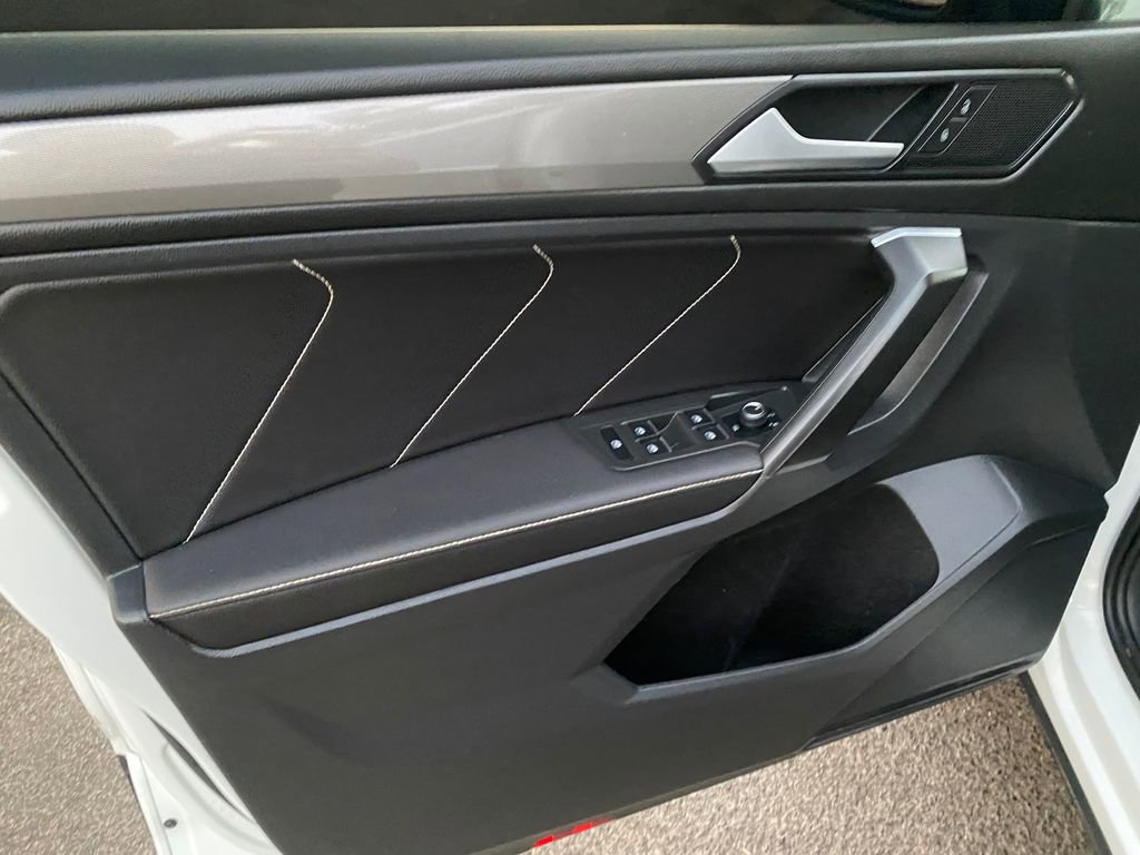 Used 2022 Volkswagen Tiguan SE image 30