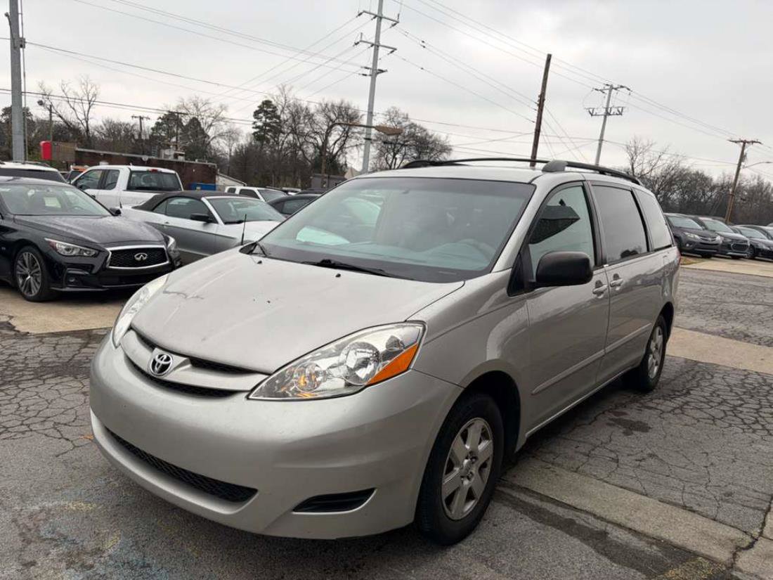 Used 2010 Toyota Sienna LE