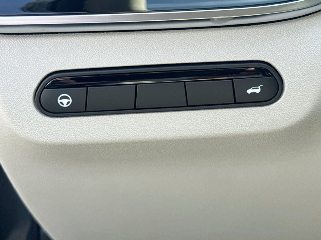 New 2027 INFINITI QX60 Luxe w/ Cargo Package FWD image 10