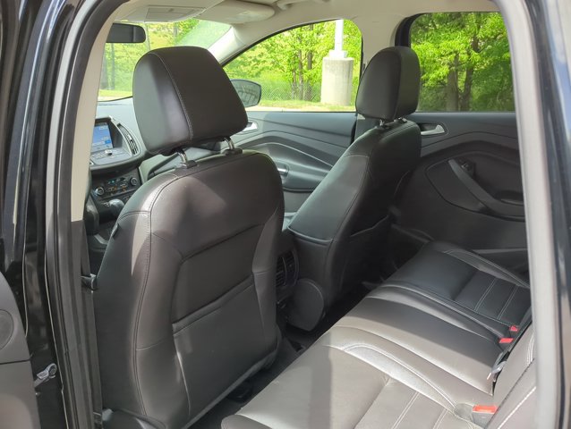 Used 2017 Ford Escape SE w/ SE Leather Comfort Package image 17