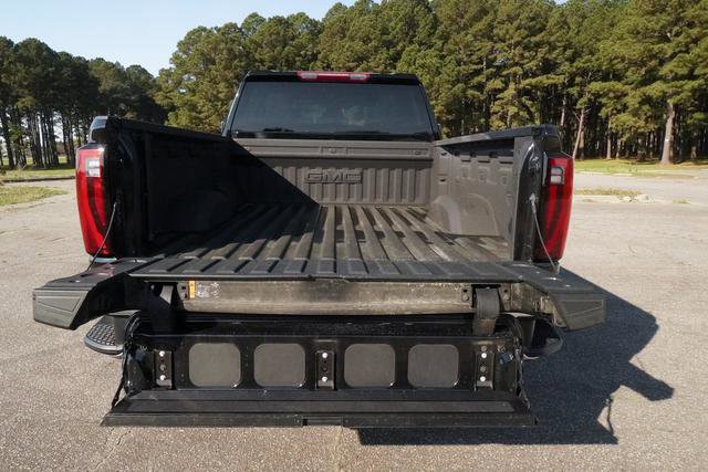 Used 2024 GMC Sierra 2500 SLT w/ SLT Convenience Package AWD/4WD image 13