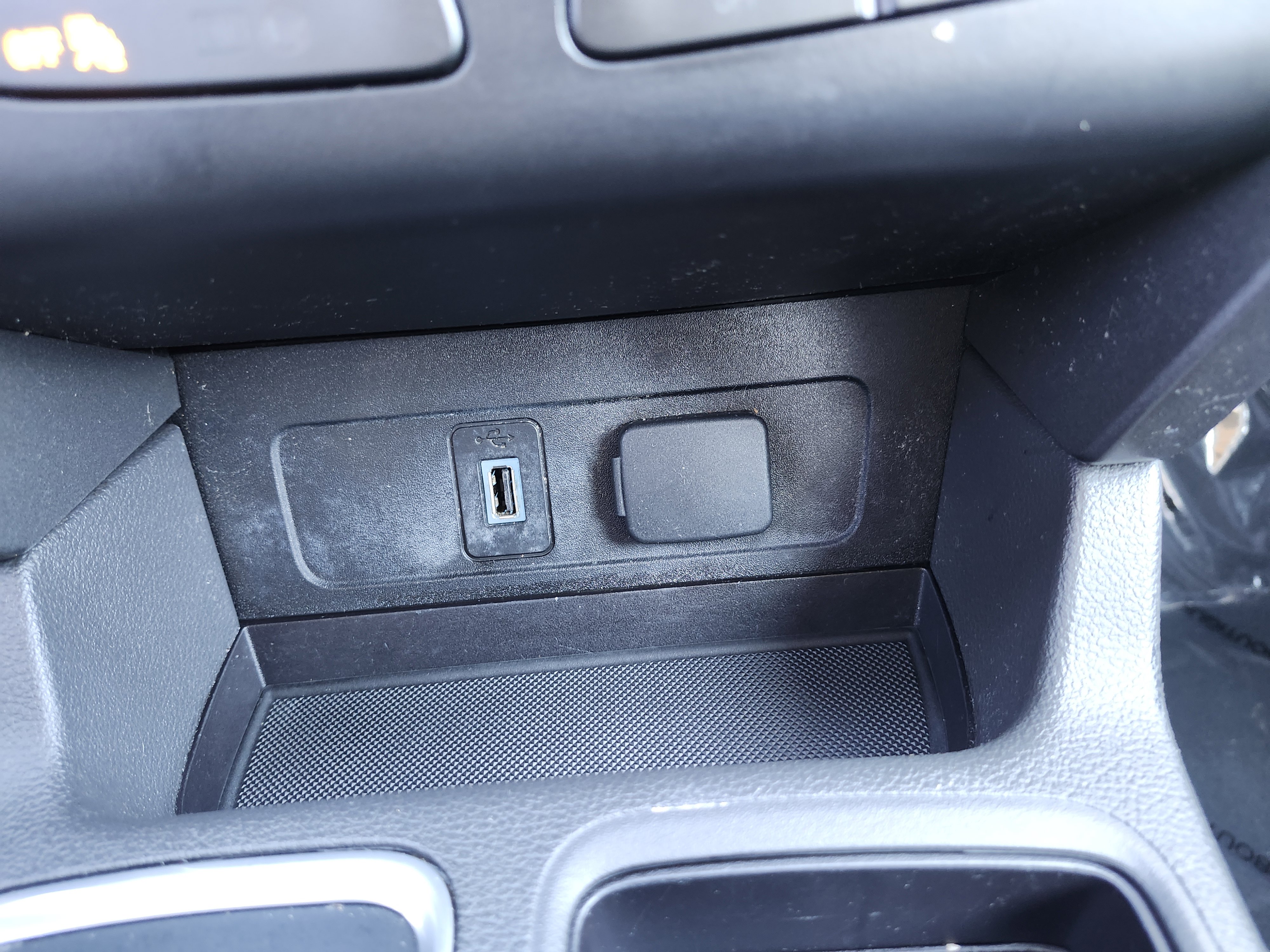 Used 2017 Ford Escape SE FWD image 7