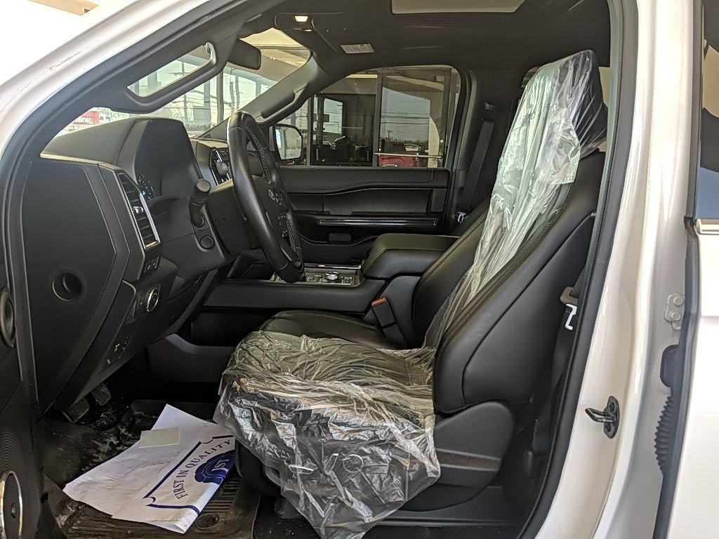 Used 2018 Ford Expedition Limited w/ Equipment Group 302A image 14