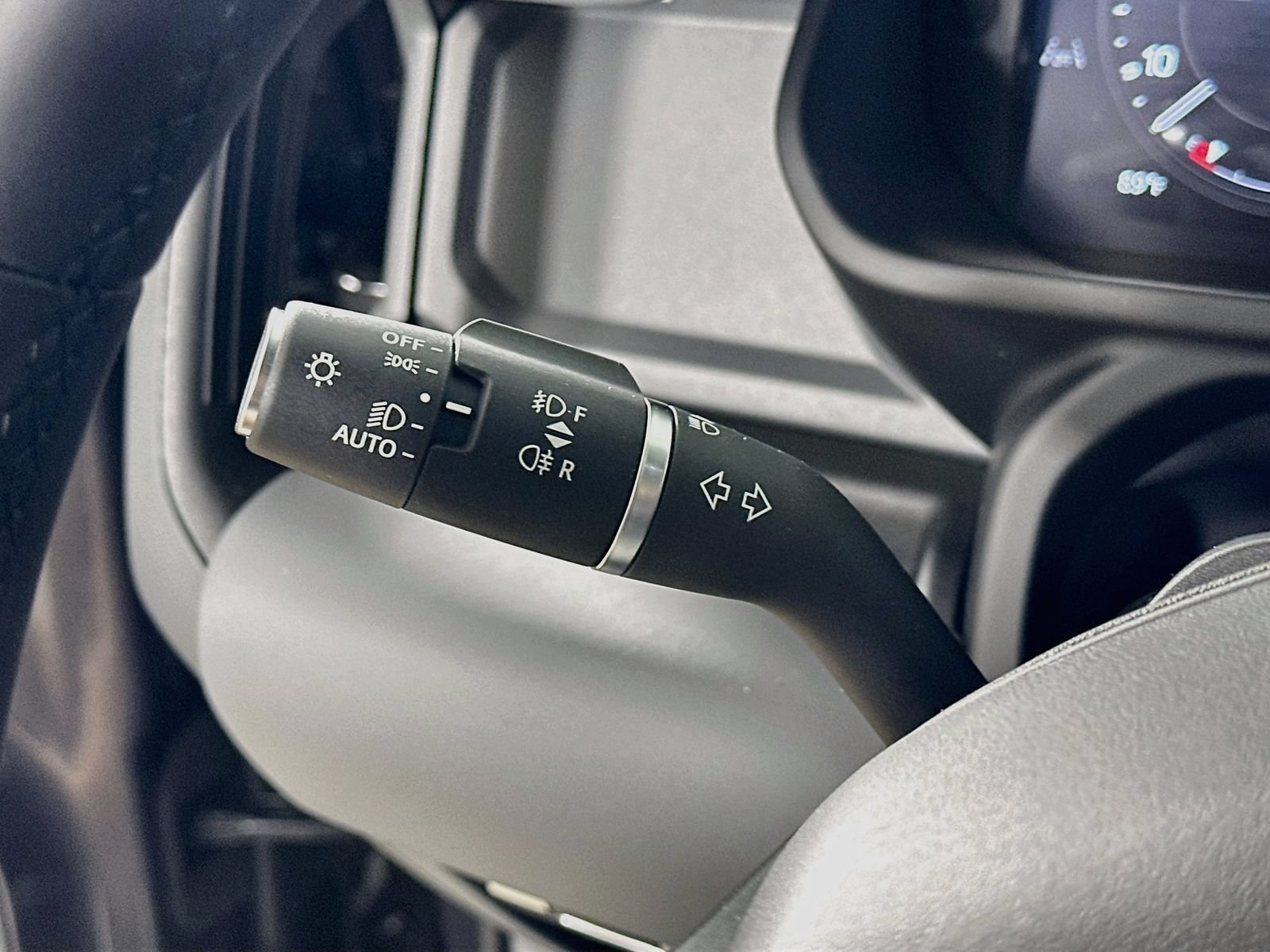 New 2026 Land Rover Defender 130 X-Dynamic SE AWD/4WD image 20