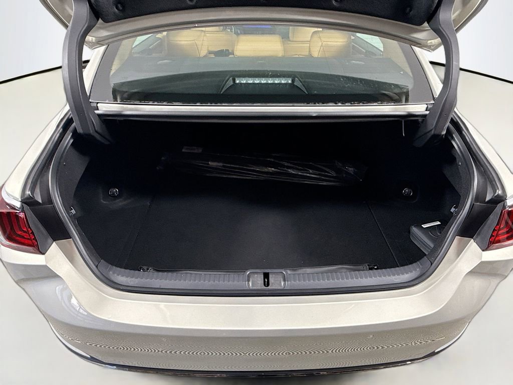 Certified 2025 Lexus ES 300h w/ Premium Package image 27