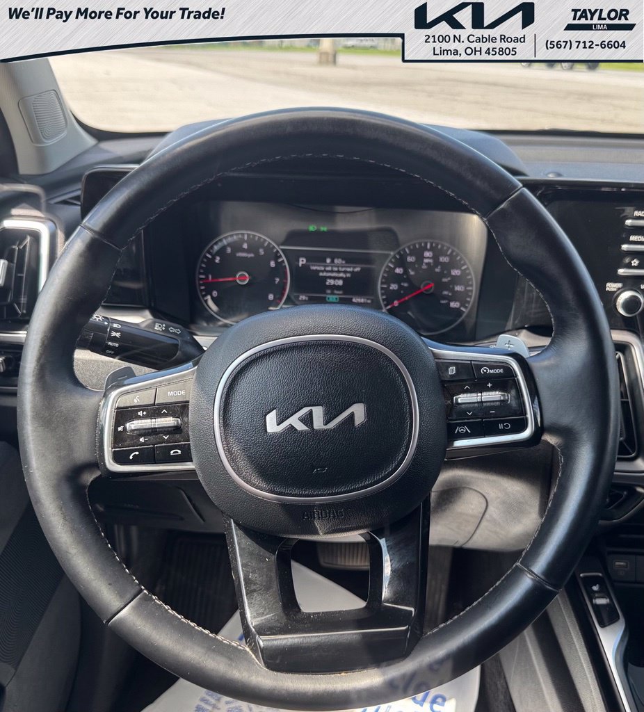 Used 2023 Kia Sorento AWD image 11