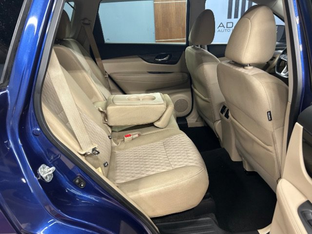 Used 2019 Nissan Rogue SV w/ Premium Package FWD image 11
