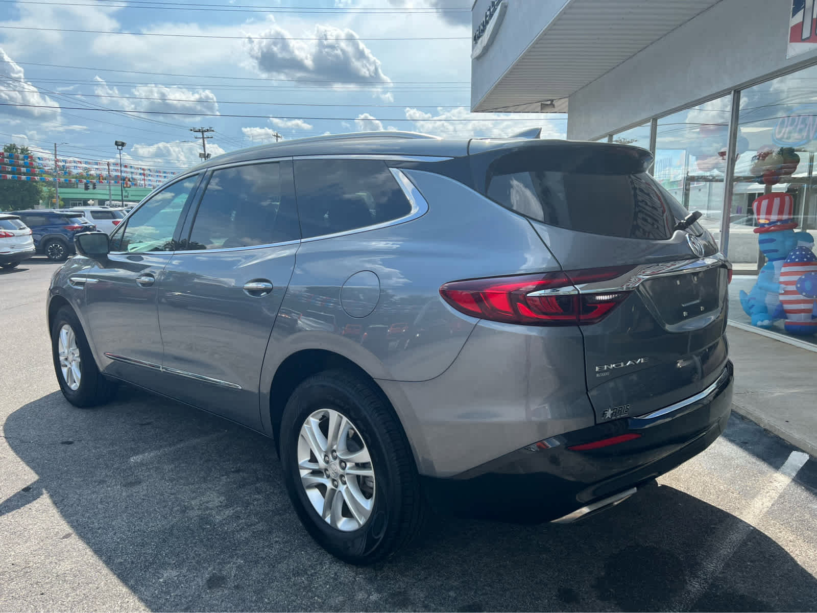 Used 2021 Buick Enclave Essence w/ Sound and Sites Package image 8