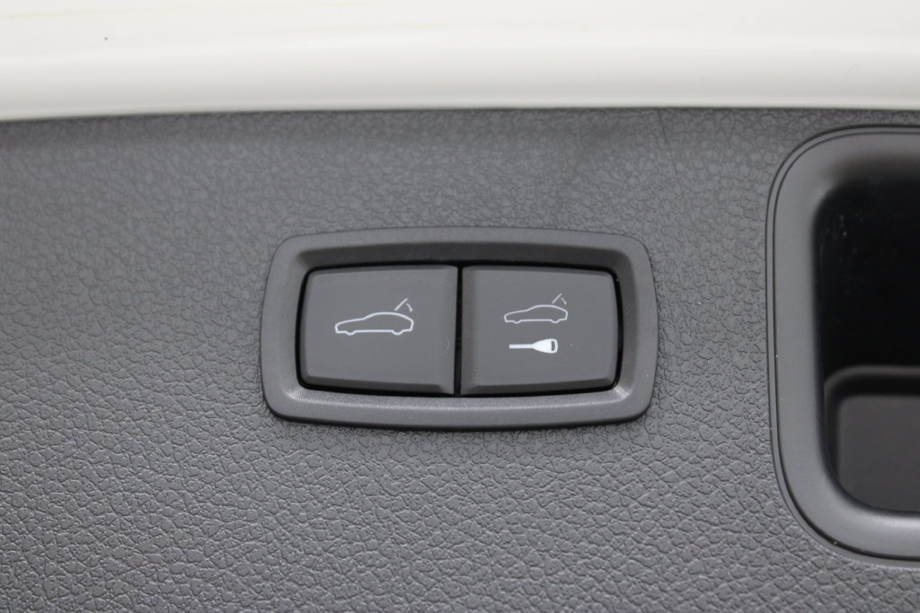 Used 2023 Porsche Macan AWD/4WD image 43