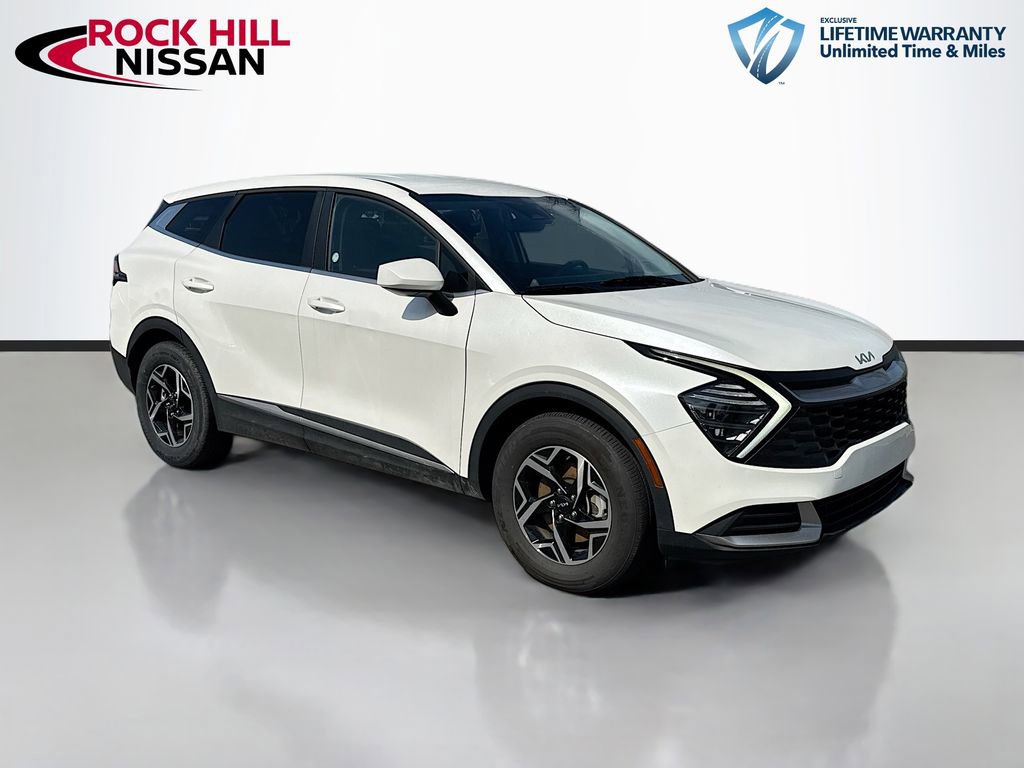Used 2024 Kia Sportage LX image 1