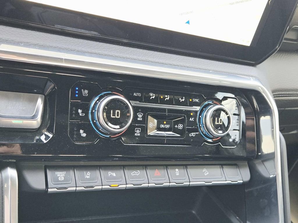 Used 2024 GMC Sierra 3500 Denali w/ Denali Reserve Package AWD/4WD image 33