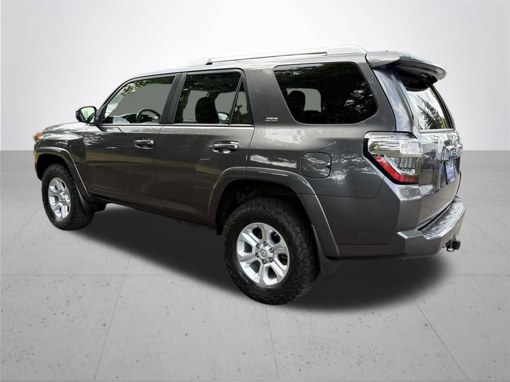 Used 2018 Toyota 4Runner SR5 AWD/4WD image 8