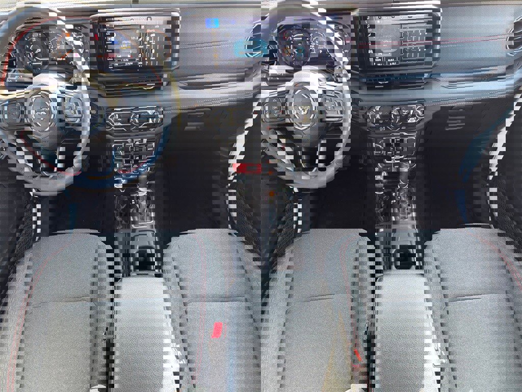 Used 2024 Jeep Wrangler Unlimited Rubicon image 30