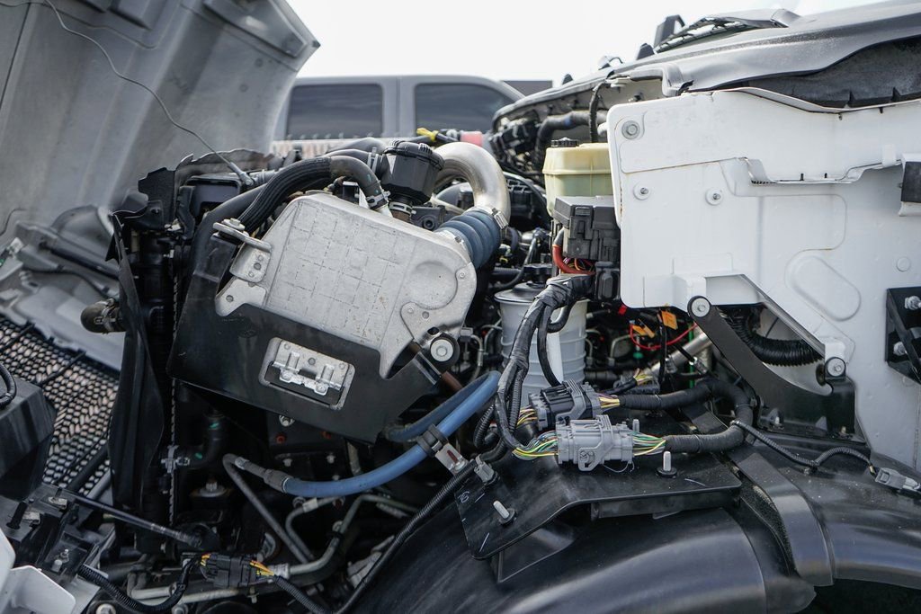 Used 2016 Ford F650 2WD Regular Cab Super Duty image 18