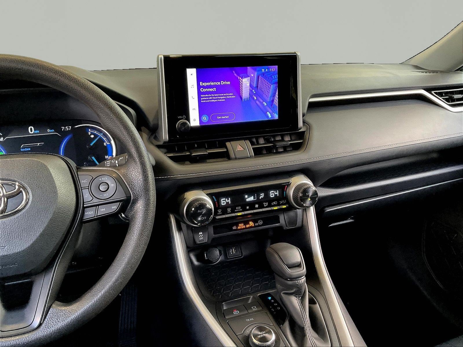 Used 2025 Toyota RAV4 XLE AWD/4WD image 9
