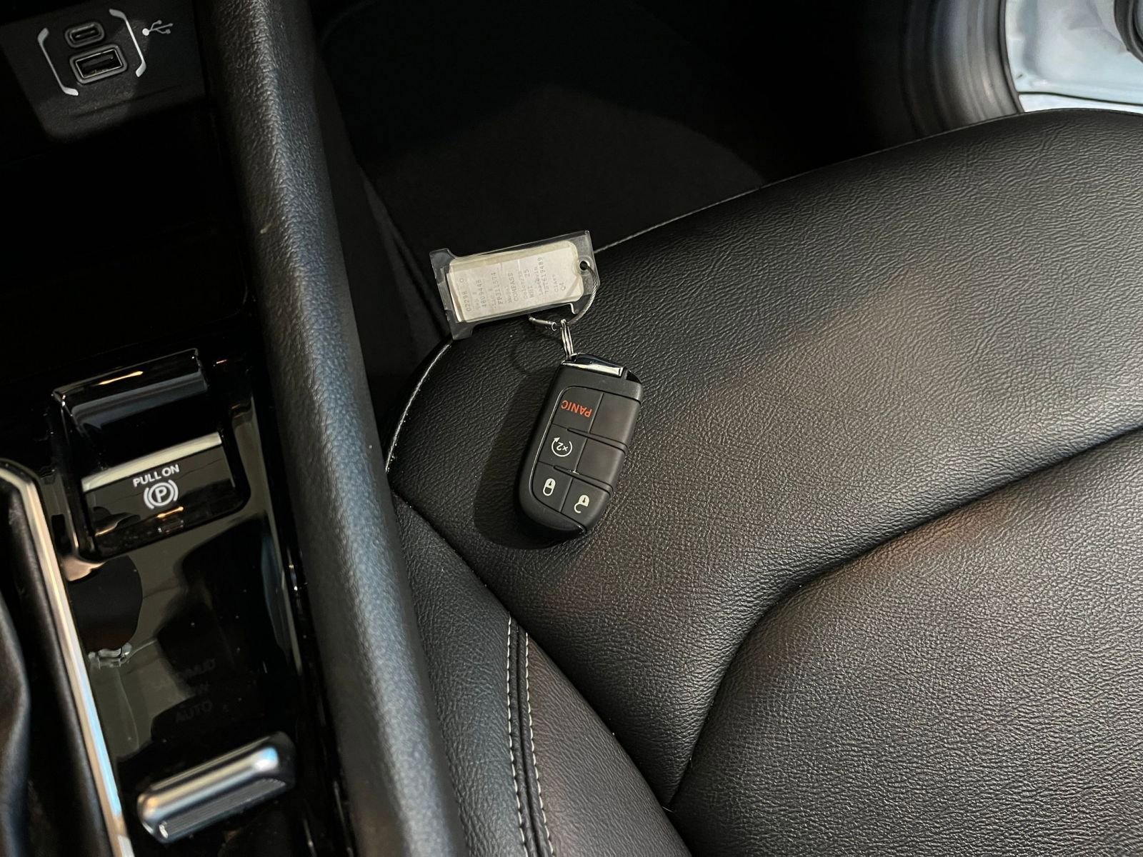 Used 2025 Jeep Compass Limited image 21