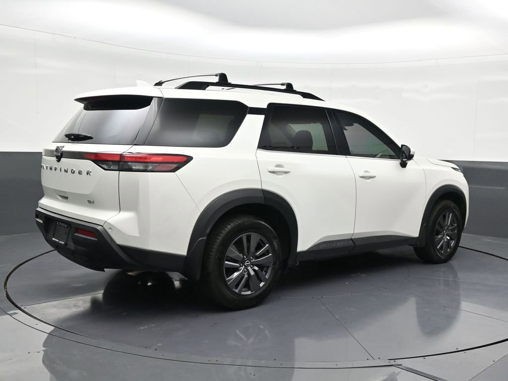 Used 2022 Nissan Pathfinder SV image 5