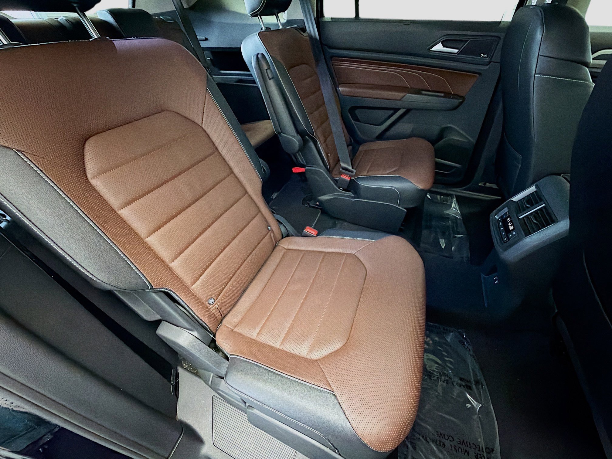 Used 2022 Volkswagen Atlas SEL Premium image 15