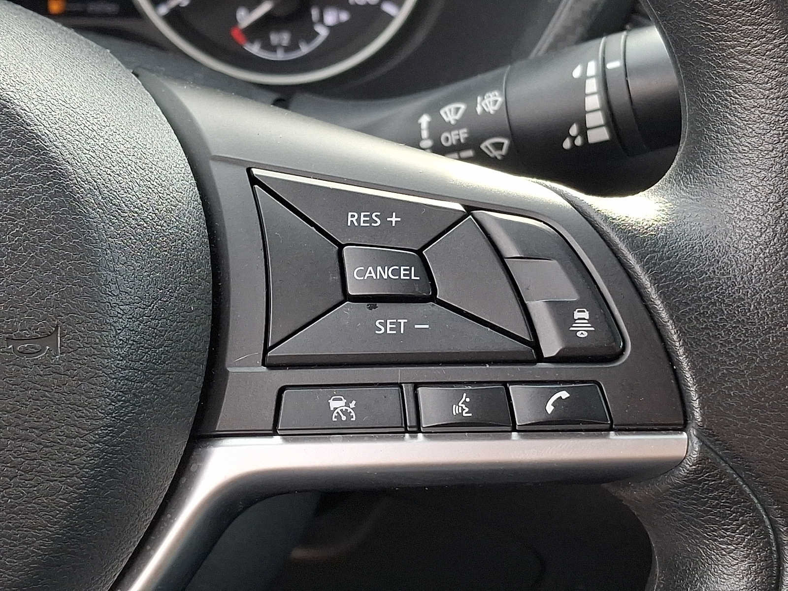 Used 2023 Nissan Sentra SV FWD image 18