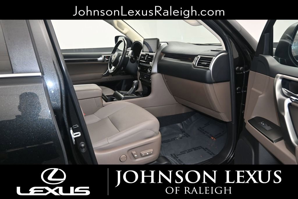 Used 2023 Lexus GX 460 Premium w/ Premium Package AWD/4WD image 11