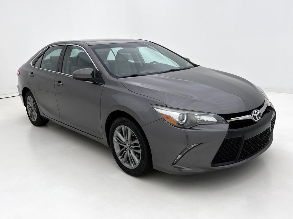 Used 2016 Toyota Camry SE FWD image 2